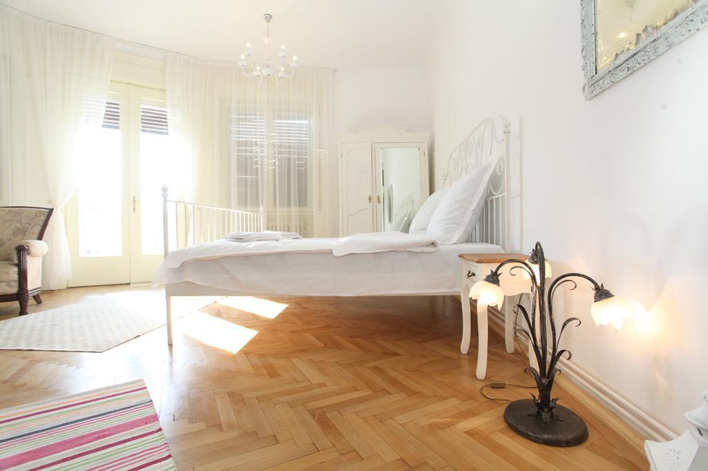 Appartement White Opera By Nux à Cluj-Napoca Extérieur photo